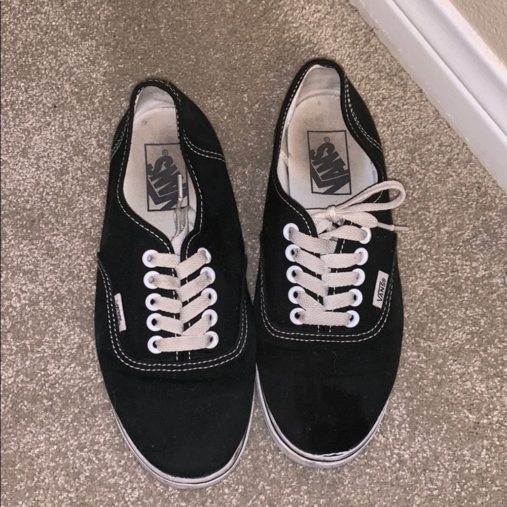 Black low top vans